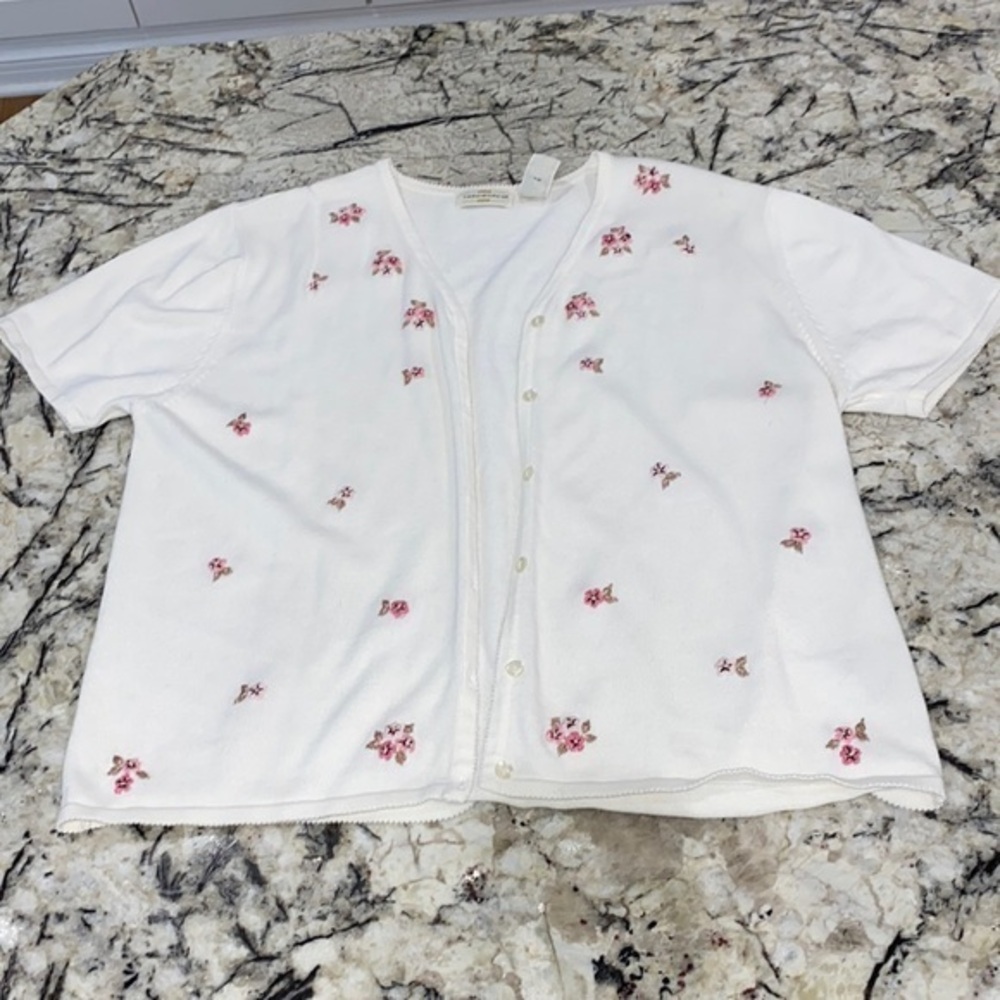 Vintage Floral and White Short Sleeve Button up Top- Size Large